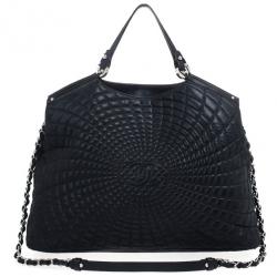 مملوكة مسبقًا Chanel Black Leather Sea Hit Tote