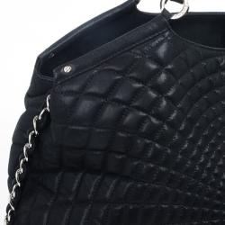مملوكة مسبقًا Chanel Black Leather Sea Hit Tote