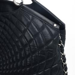 مملوكة مسبقًا Chanel Black Leather Sea Hit Tote
