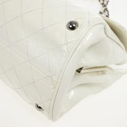 مملوكة مسبقًا Chanel White Quilted Crackled Patent Leather The Ritz Shoulder Bag