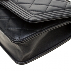 مملوكة مسبقًا Chanel Black Quilted Leather Boy WOC Bag