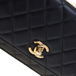 مملوكة مسبقًا محفظة بسلسلة شانيل CC عصرية جلد مبطنة سوداء