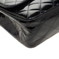 Pre Owned حقيبة شانيل قلاب مفرد كلاسيك جامبو جلد كافيار مبط�نة سوداء