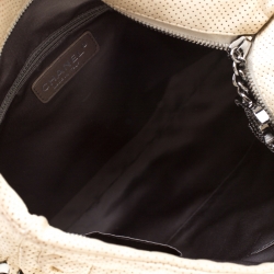 مملوكة مسبقًا حقيبة كت ف شانيل سلسلة جلد طية مخرمة كريمية