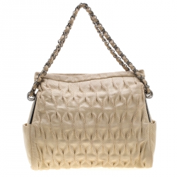 مملوكة مسبقًا حقيبة كتف شانيل سلسلة جلد طية مخرمة كريمية