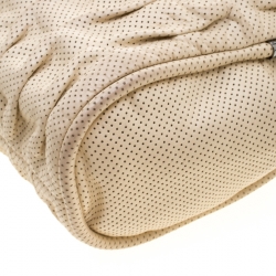 مملوكة مسبقًا حقيبة كتف شانيل سلسلة جلد طية مخرمة كريمية