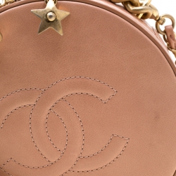 Pre Owned حقيبة كروس شانيل راوند از ايرث جلد CC وردية فاتحة