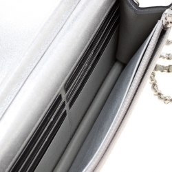 Pre Owned محفظة بسلسلة شانيل CC جلد فضية/ سوداء