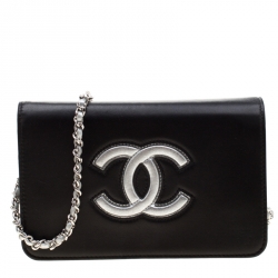 Pre Owned محفظة بسلسلة شانيل CC جلد فضية/ سوداء