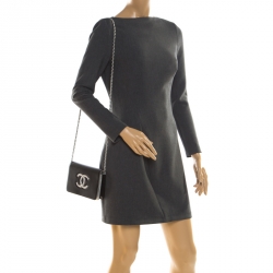 Pre Owned محفظة بسلسلة شانيل CC جلد فضية/ سوداء