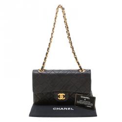 مملوكة مسبقًا Chanel Black Quilted Medium Classic Double Flap Bag