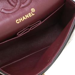 مملوكة مسبقًا Chanel Black Quilted Medium Classic Double Flap Bag
