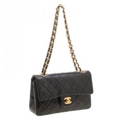 مملوكة مسبقًا Chanel Black Quilted Medium Classic Double Flap Bag