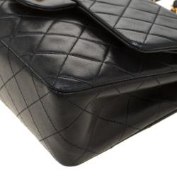 مملوكة مسبقًا Chanel Black Quilted Medium Classic Double Flap Bag