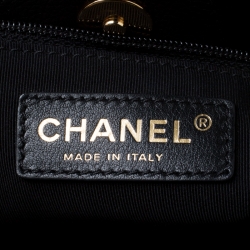 Pre Owned حقيبة يد شانيل سيرف شوبينغ جلد سوداء