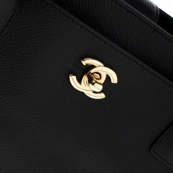 Pre Owned حقيبة يد شانيل سيرف شوبينغ جلد سوداء