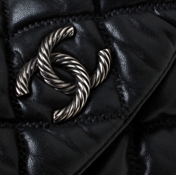 مملوكة مسبقًا Chanel Black Quilted Leather Bubble Small Shoulder Bag