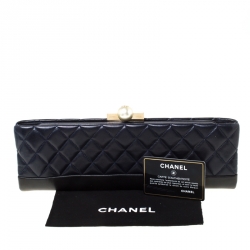 مملوكة مسبقًا Chanel Navy Blue/Black Quilted Leather Baguette Minaudiere Clutch