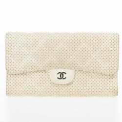 مملوكة مسبقًا Chanel White Perforated Leather Continental Wallet