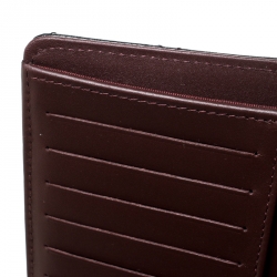 مملوكة مسبقًا محفظة شانيل جلد أسود ثنائية الطي