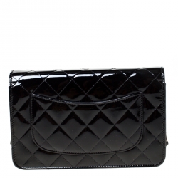 مملوكة مسبقًا Chanel Black Quilted Patent Leather WOC Wallet