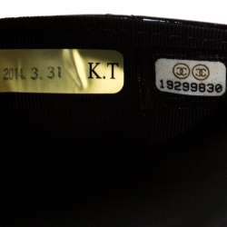 مملوكة مسبقًا Chanel Black Quilted Patent Leather WOC Wallet