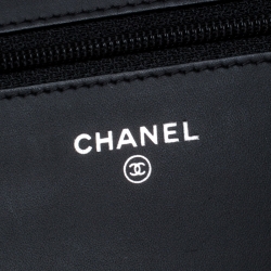 مملوكة مسبقًا Chanel Black Quilted Patent Leather WOC Wallet