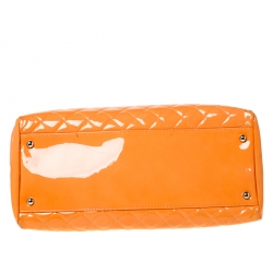 مملوكة مسبقًا حقيبة شانيل بولينغ جاست مادموازيل جلد لامع مبطنة برتقالية