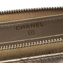 مملوكة مسبقًا Chanel Gold Quilted Leather Zip Around Wallet