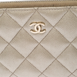 مملوكة مسبقًا Chanel Gold Quilted Leather Zip Around Wallet