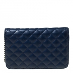 مملوكة مسبقًا حقيبة شانيل WOC جلد أزرق كحلي نمط مبطن بقلاب