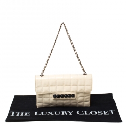 Pre Owned Chanel Cream Chocolate Bar Quilted Patent Leather Keyboard Flap Bag