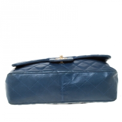 مملوكة مسبقًا حقيبة شانيل قلاب كلاسيك جامبو جلد لامع مبطنة كحلية