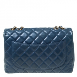 مملوكة مسبقًا حقيبة شانيل قلاب كلاسيك جامبو جلد لامع مبطنة كحلية