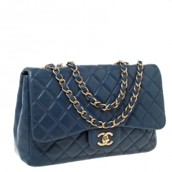 مملوكة مسبقًا حقيبة شانيل قلاب كلاسيك جامبو جلد لامع مبطنة كحلية