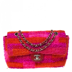 مملوكة مسبقًا حقيبة شانيل قلاب كلاسيك متوسطة تويد متعددة الألوان