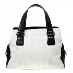 مملوكة مسبقًا Chanel White/Black Travel Line Nylon Satchel