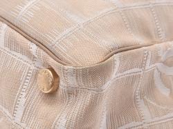 مملوكة مسبقًا Chanel Beige Nylon New Travel Line Tote MM Bag