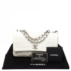مملوكة مسبقًا Chanel White Quilted Leather Shoulder Bag