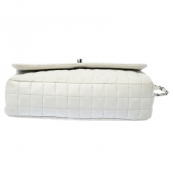مملوكة مسبقًا Chanel White Quilted Leather Shoulder Bag