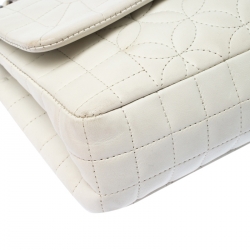 مملوكة مسبقًا Chanel White Quilted Leather Shoulder Bag