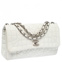 مملوكة مسبقًا Chanel White Quilted Leather Shoulder Bag