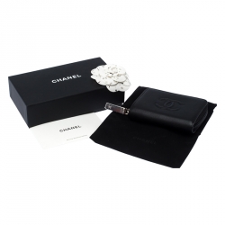 مملوكة مسبقًا Chanel Black Leather Small Timeless CC Zip Coin Purse