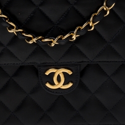 Pre Owned Chanel Black Quilted Leather Small Vintage Classic Single Flap Bag