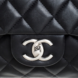 مملوكة مسبقًا Chanel Black Quilted Leather Maxi Classic Double Flap Bag