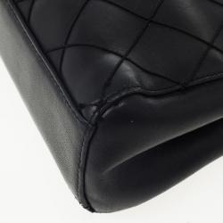 مملوكة مسبقًا Chanel Vintage Black Quilted Tortoise Handle Small Tote