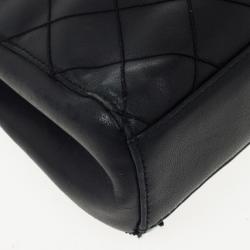 مملوكة مسبقًا Chanel Vintage Black Quilted Tortoise Handle Small Tote