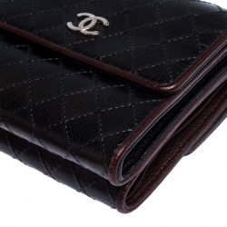 مملوكة مسبقًا Chanel Black/Burgundy Leather Diamond Stitch French Wallet