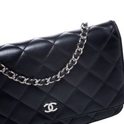Pre Owned حقيبة كلتش شانيل WOC جلد سوداء مبطنه بسلسلة