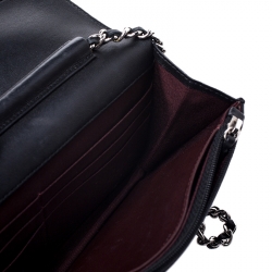 Pre Owned حقيبة كلتش شانيل WOC جلد سوداء مبطنه بسلسلة